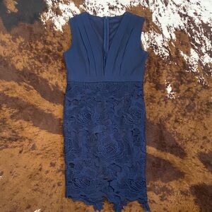 Chic Navy Lace Midi Dress